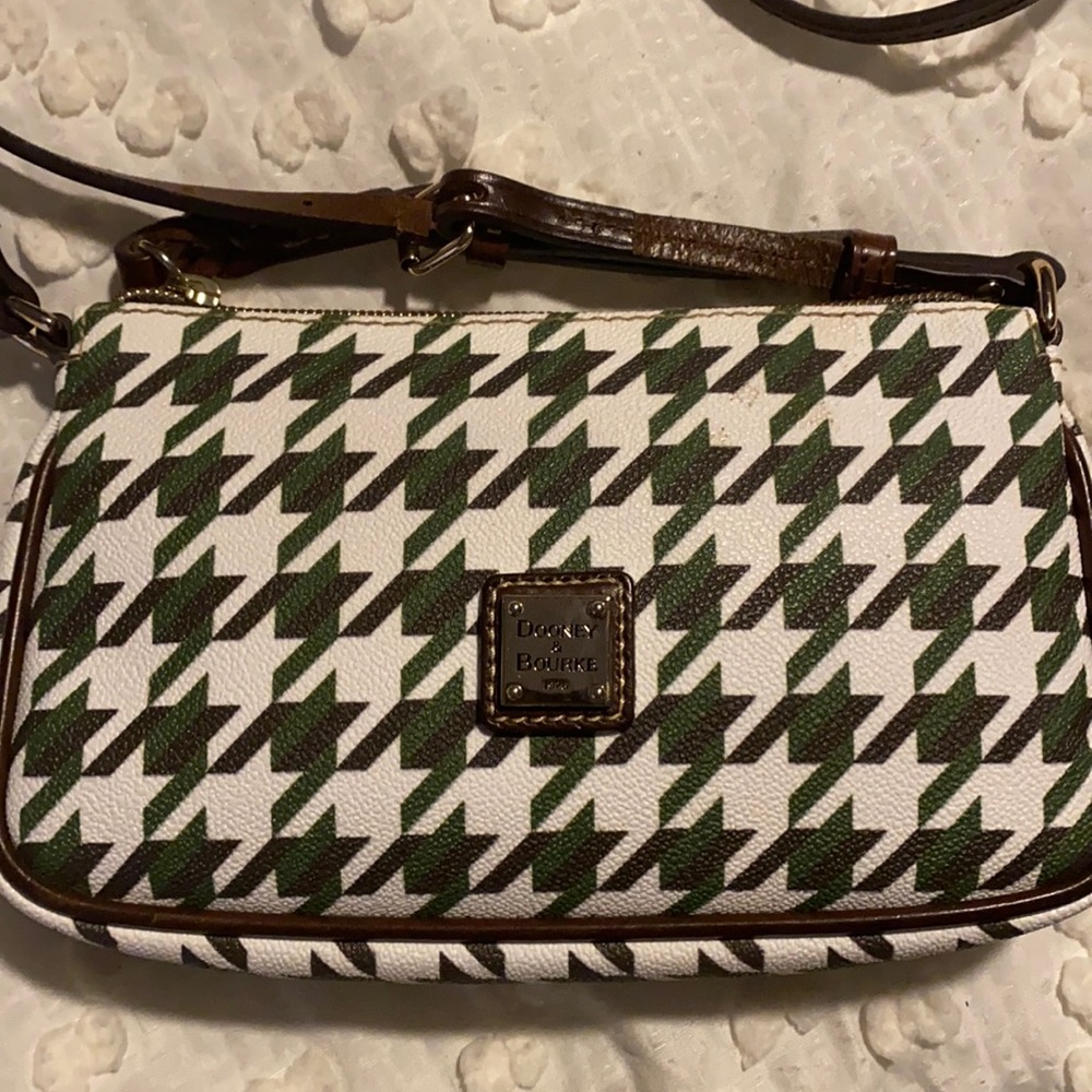 Dooney and bourke crossbody bag